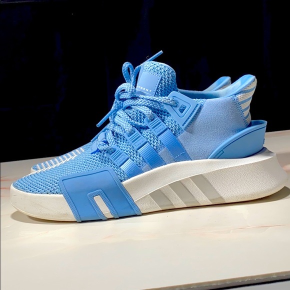 Sneakers - Picture 4 of 7